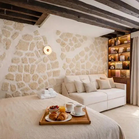 M1 - Magnificent In Le Marais's Heart * Parigi