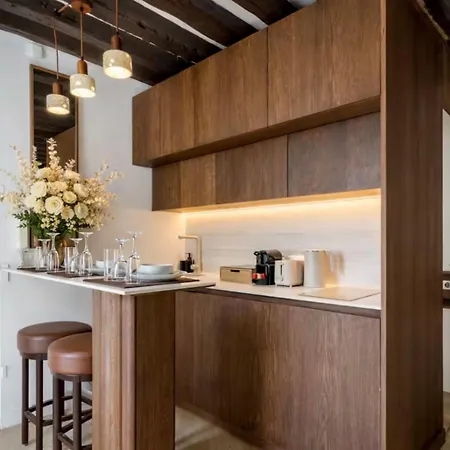 M1 - Magnificent In Le Marais's Heart Parigi